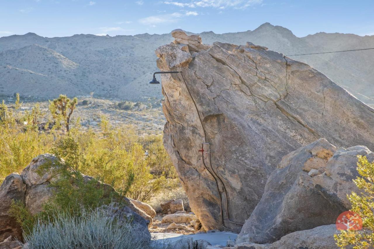 The House Of Intellect - Large Pool Outdoor Shower * Joshua Tree